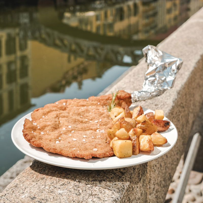 Cotoletta milanese con patate al forno