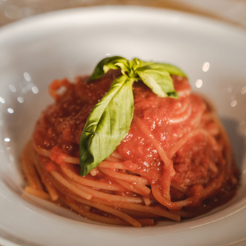 menù. Spaghetti con sugo